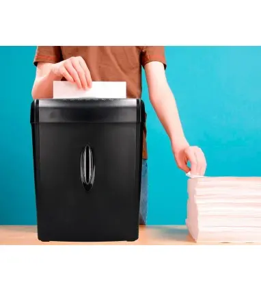 Destructora de documentos q-connect kf17970 capacidad de corte 6 h destruye grapas clips y tarjetas papelera 14l