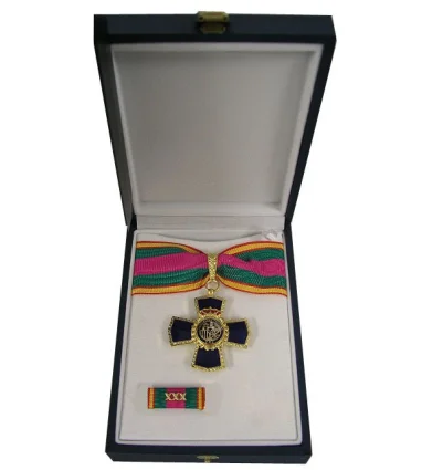 Medalla Conmemorativa Policía Nacional 30 años con cinta, pasador y estuche